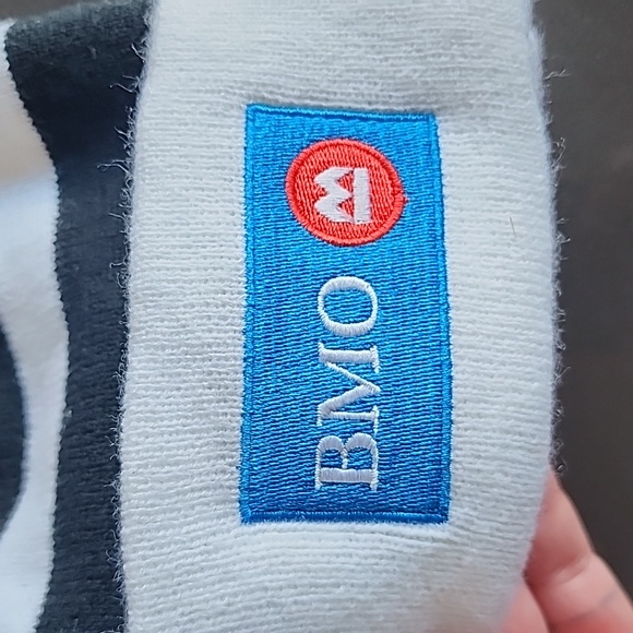 Unisex BMO/Raptors winter hat - Picture 5 of 6